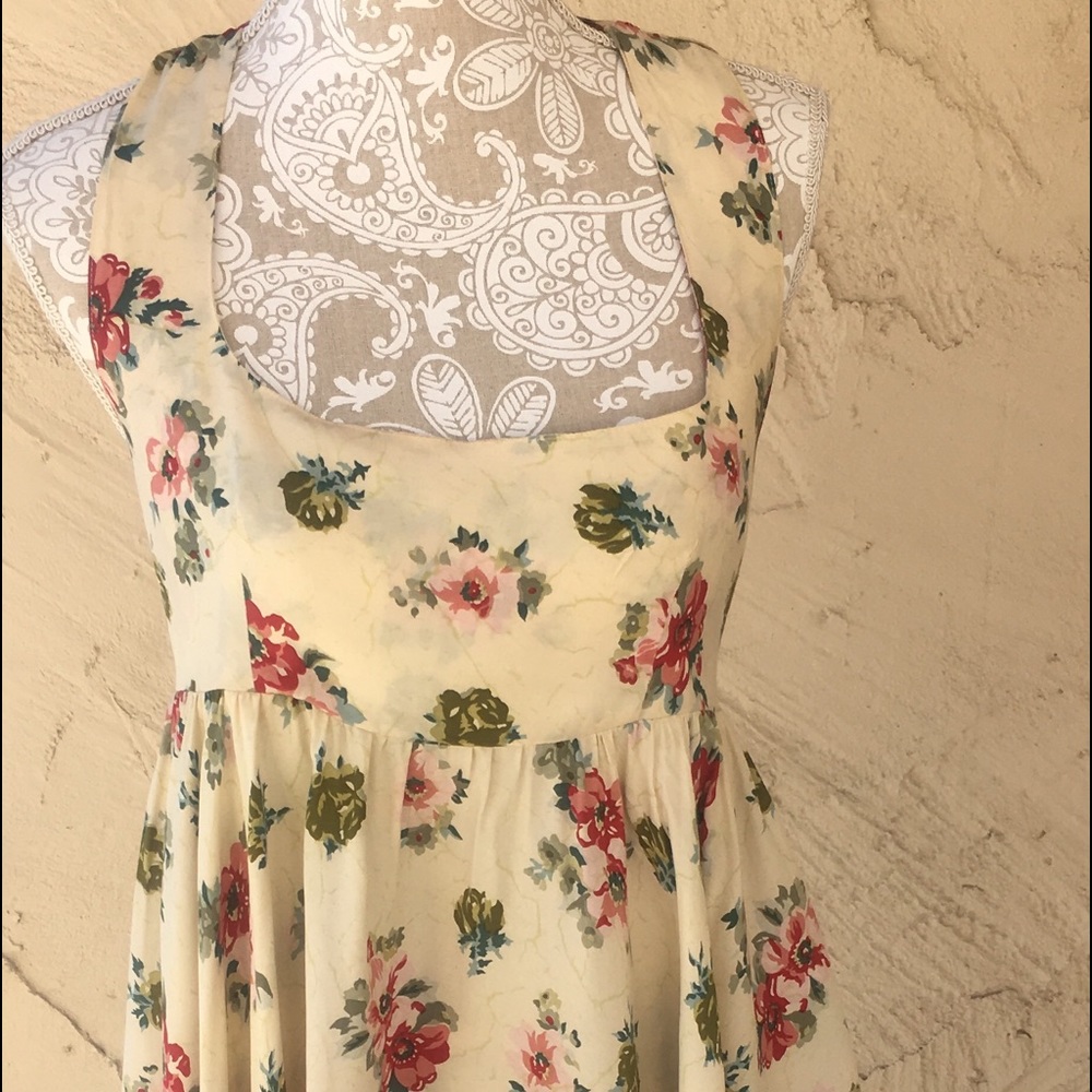 Women’s dress